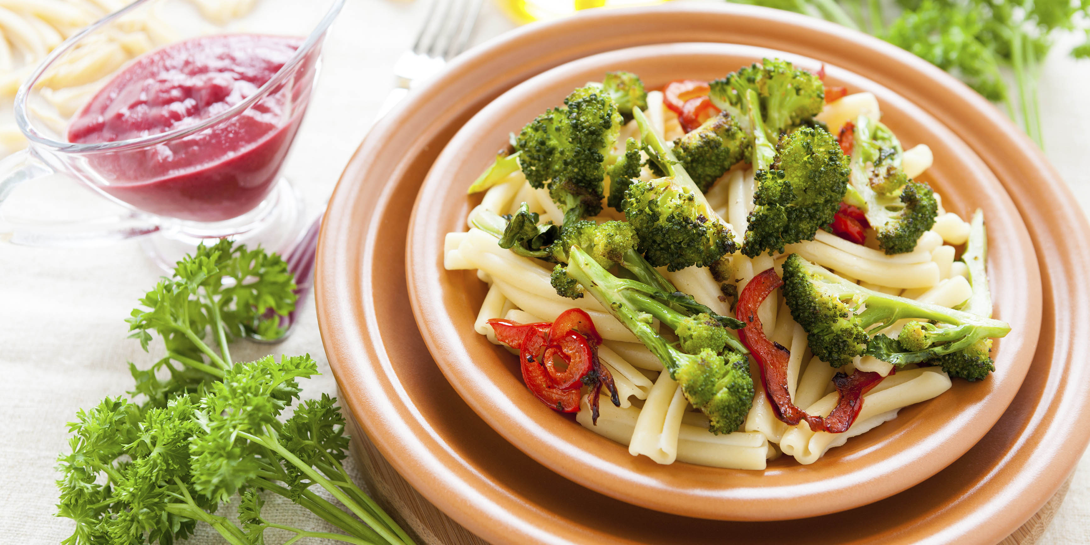 Pasta with chicken, broccoli and cannabis