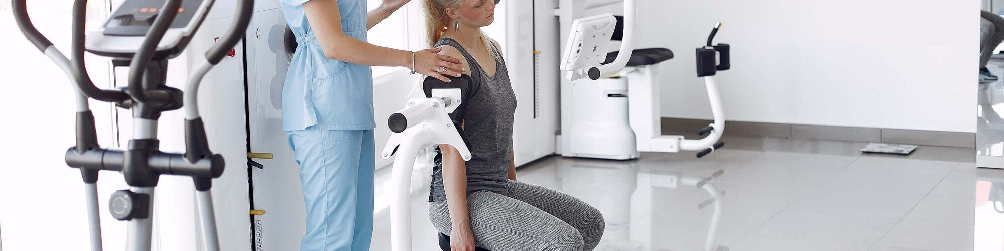atención con fisioterapia,physiotherapy care, assistenza fisioterapica