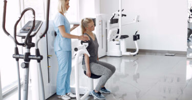 atención con fisioterapia,physiotherapy care, assistenza fisioterapica