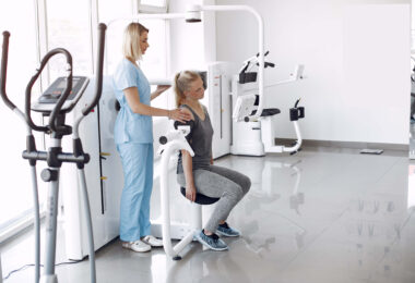 atención con fisioterapia,physiotherapy care, assistenza fisioterapica