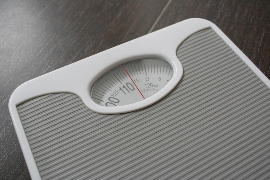 Obesità e sovrappeso: perché dimagrire non significa solo mangiare meno